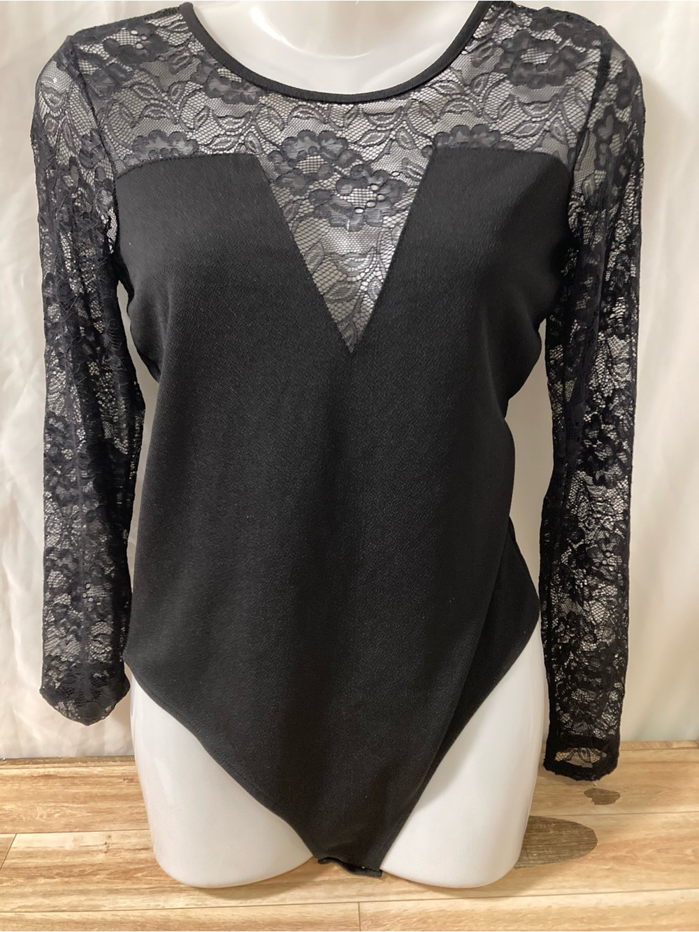 Dynamite Black Lace Long Sleeve Bodysuit Mesh Open Back Women’s M
